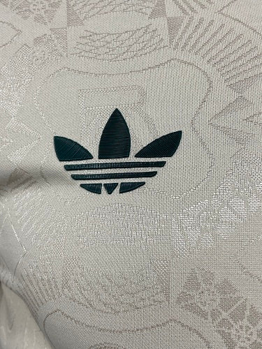 Equipación Edición Especial Oktoberfest Bayern Múnich 25/26